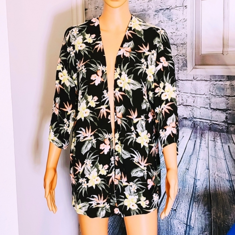DIVIDED BY H&M TROPICAL FLORAL BEACH WEAR SUMMER COVER UP WOMEN'S SIZE  S